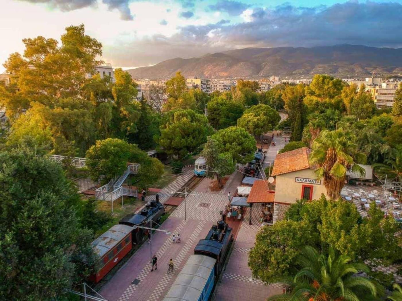 Uncover Kalamata'S Hidden Gem - Cosy City Nest Exterior foto